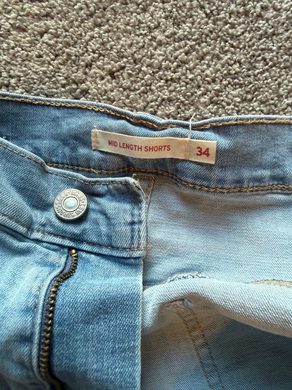 Levi Light Blue Women’s Mid-Length Denim Shorts - Size 34
